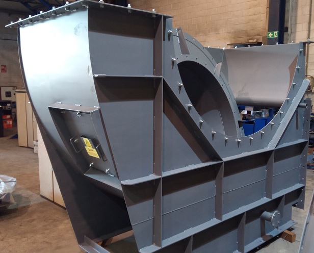 Envolventes curvadas por cilindrado para maquinaria industrial