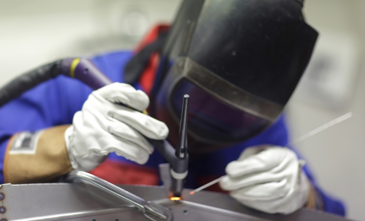 Proceso de soldadura TIG con gas inerte y electrodo de tungsteno
